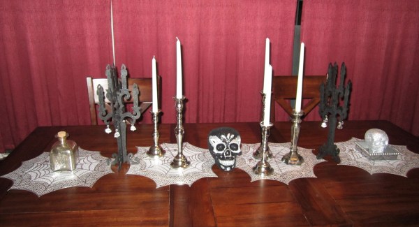 Halloween table setting 1