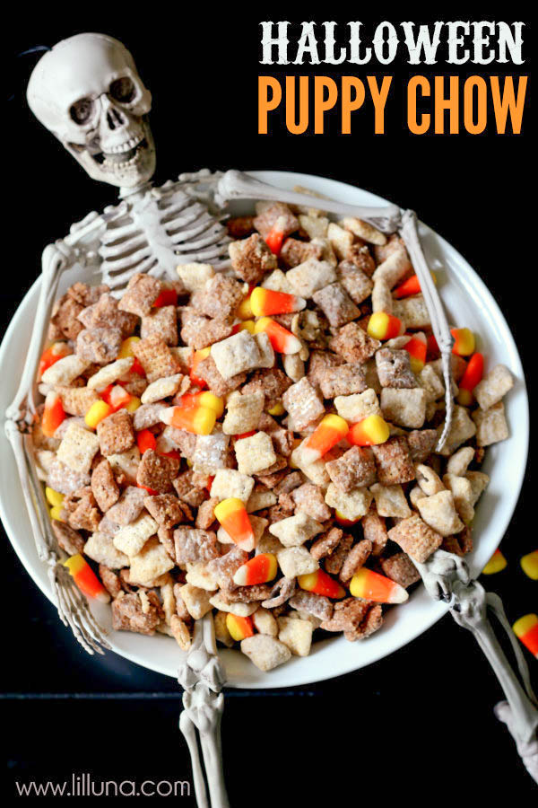Black-and-White-Halloween-Puppy-Chow-recipe-on-lilluna.com-